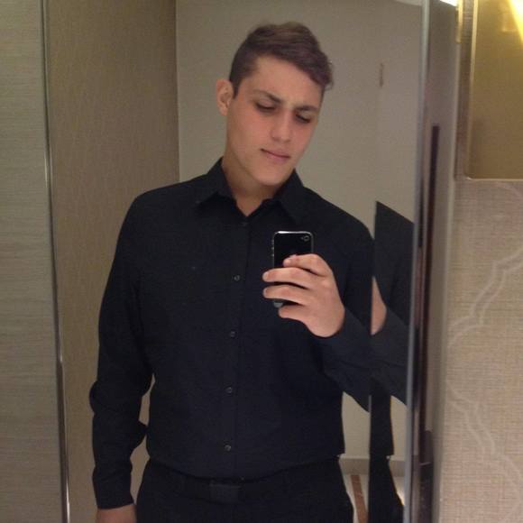 Meet your Posher, Javi - Picture 1 of 1